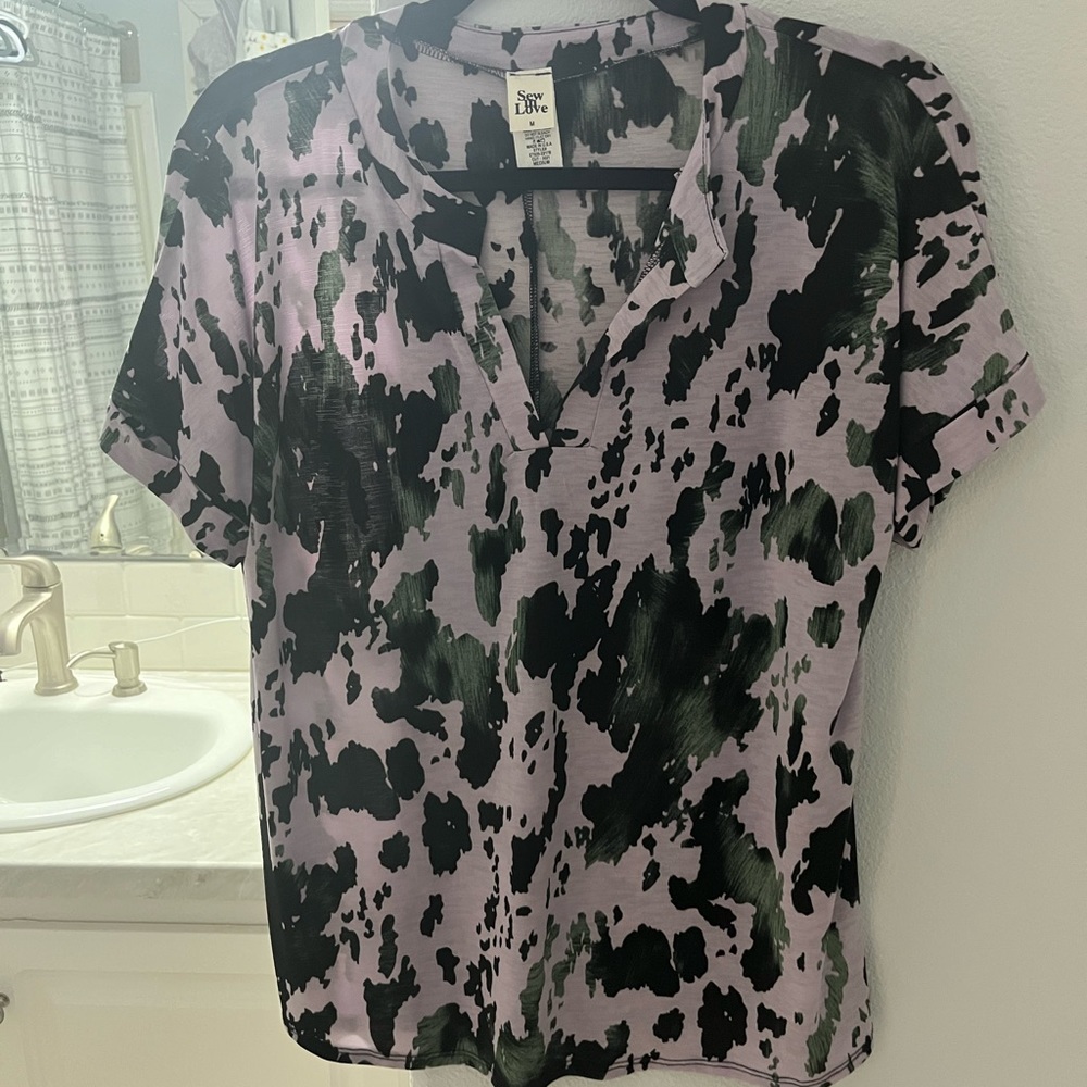 NWOT lilac and green gabby short sleeve